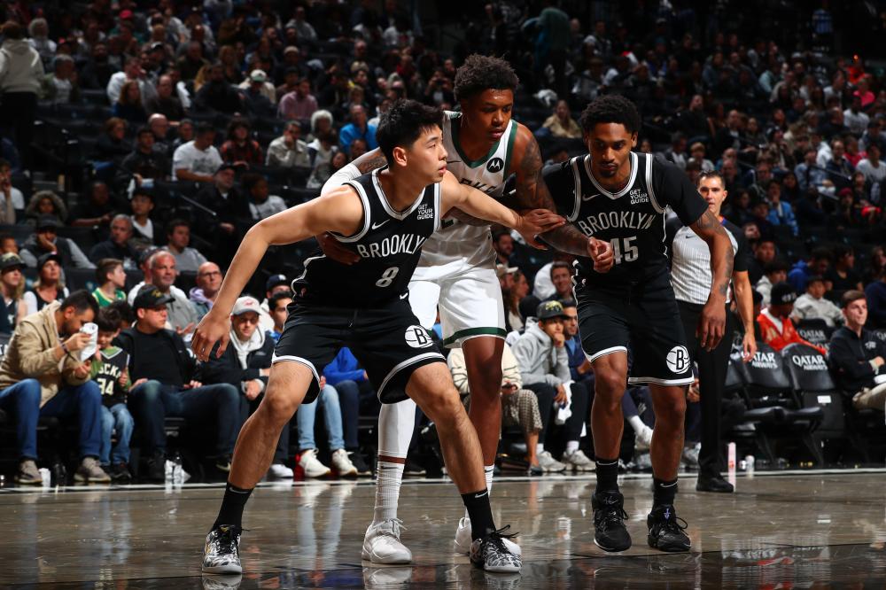 光芒四射的 光芒四射的